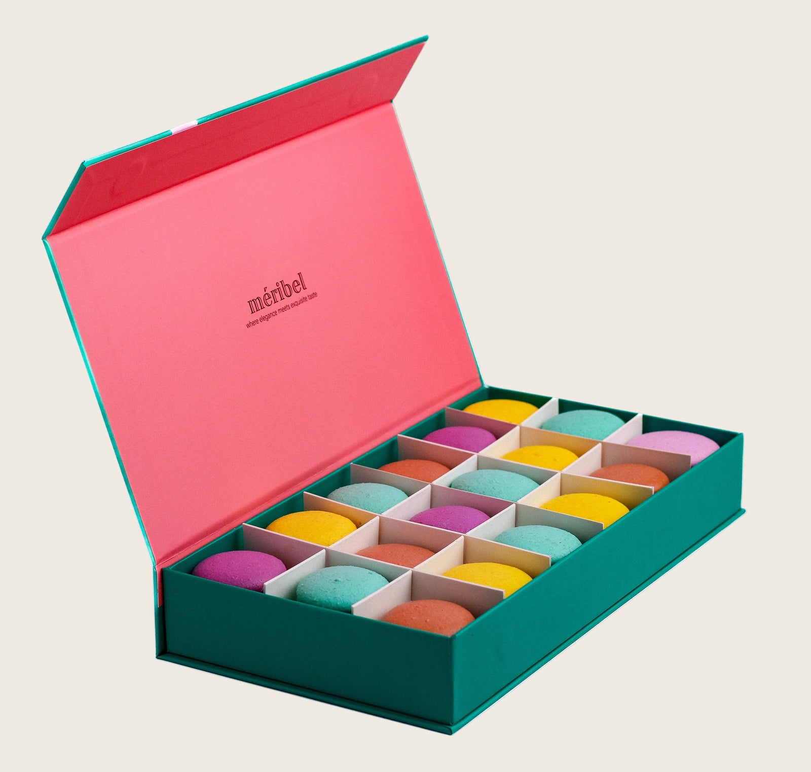 Makroner i en elegant eske